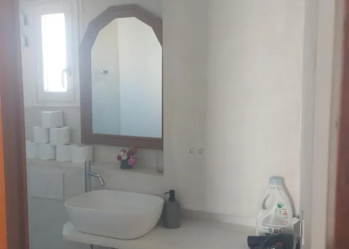 Filoti Square House
